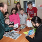 Настоятель Елизаветинского прихода села Шарбакты посетил детский дом семейного типа