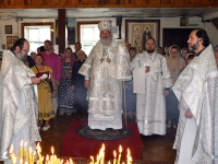 В Троицкую родительскую субботу епископ Варнава совершил Божественную литургию и панихиду в Христо-Рождественском соборе Павлодара