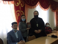 Настоятель Елизаветинского прихода села Шарбакты принял участие в круглом столе, посвященном межконфессиональному согласию 